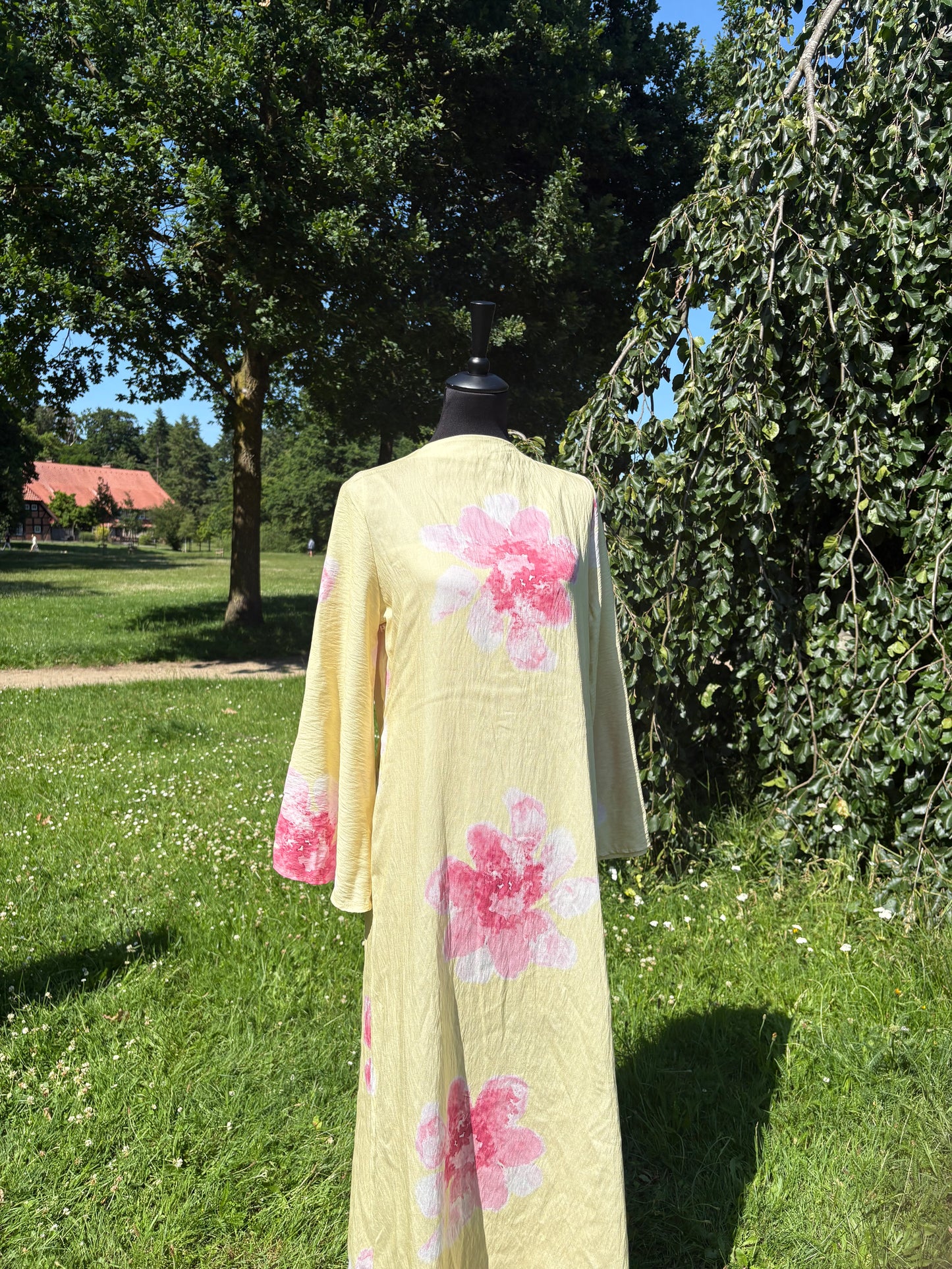 Maxikleid mit Blumenmuster