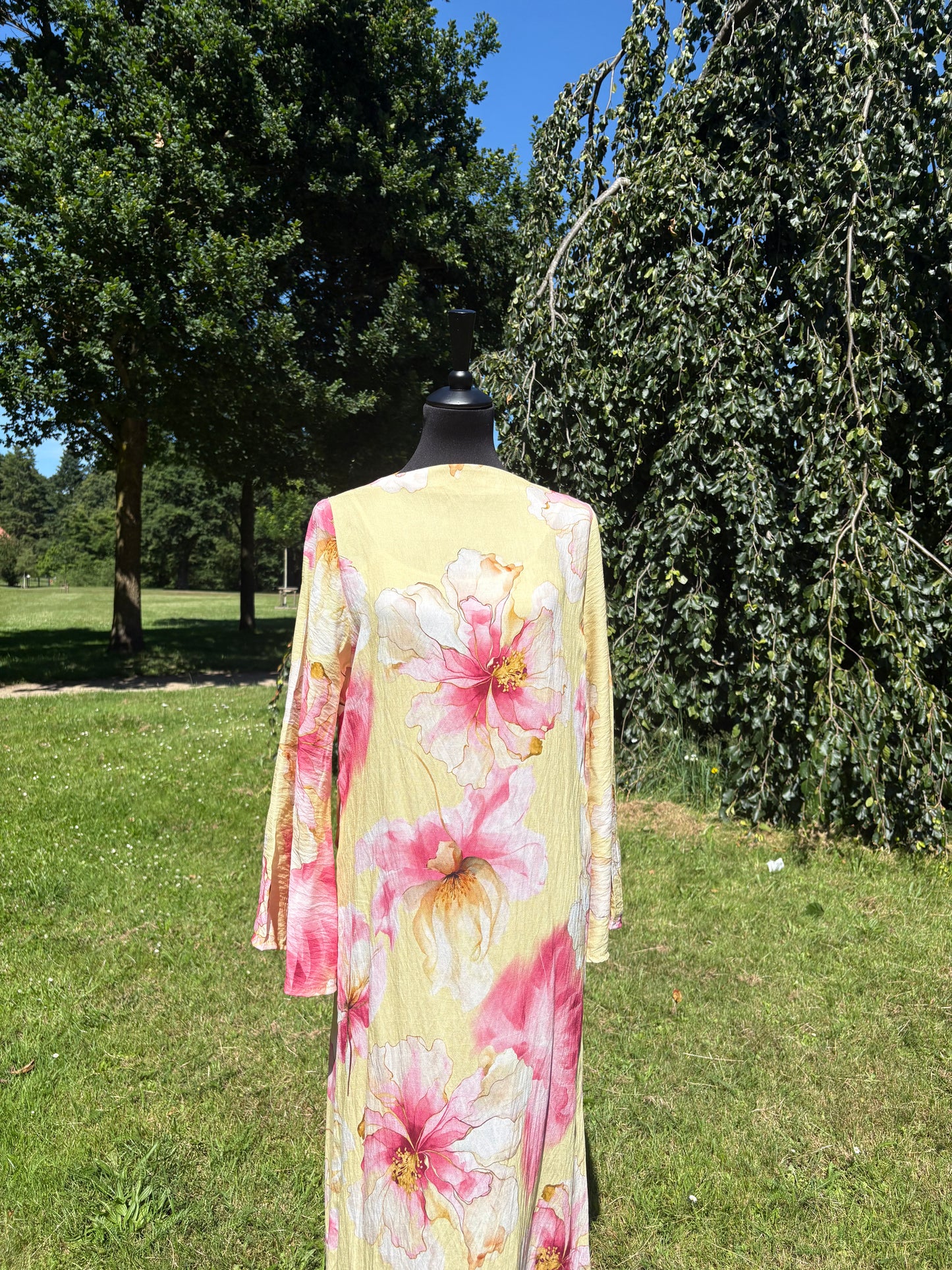 Maxikleid mit Blümchen