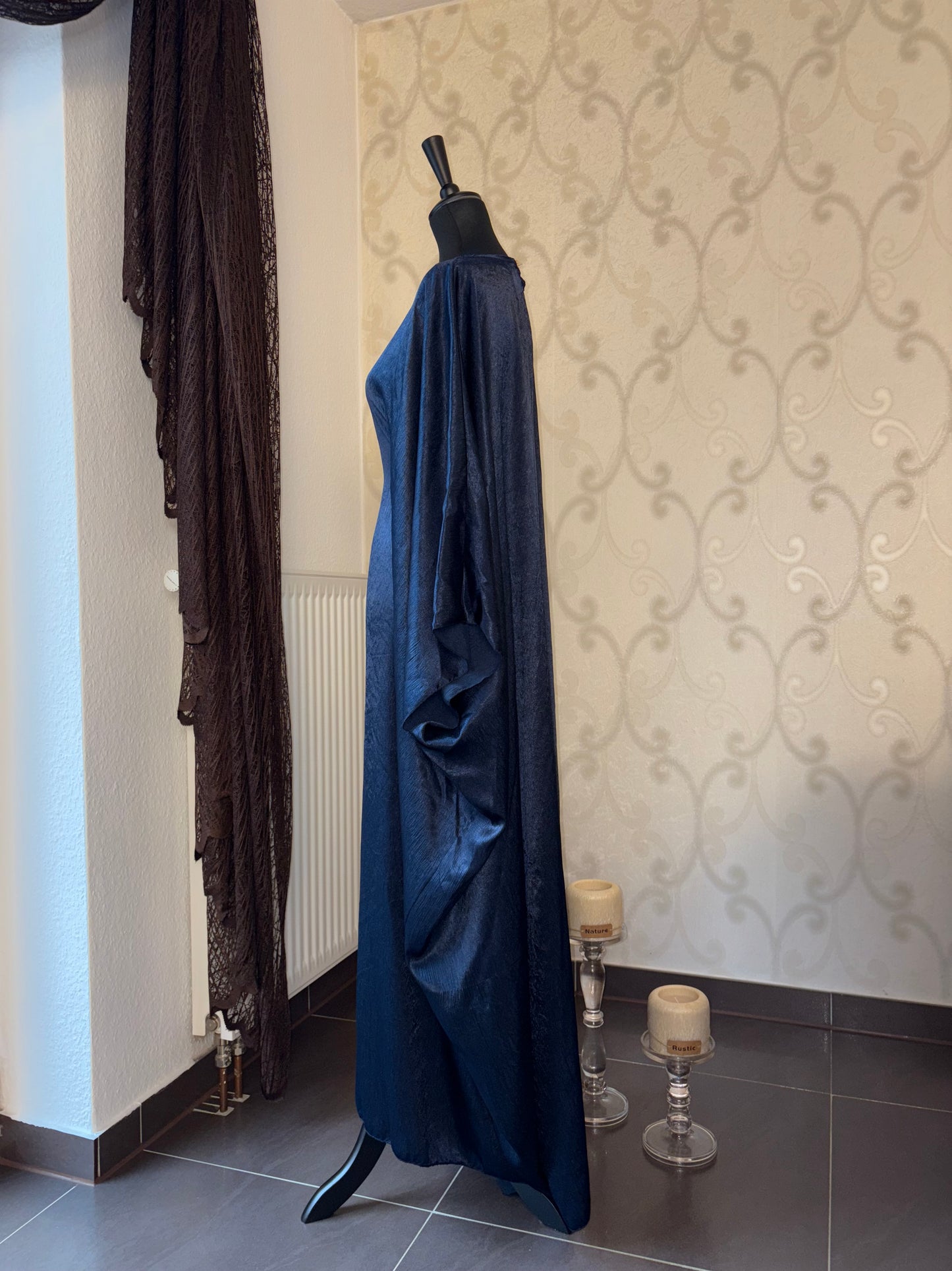 Abaya mit Schmetterlingsärmeln