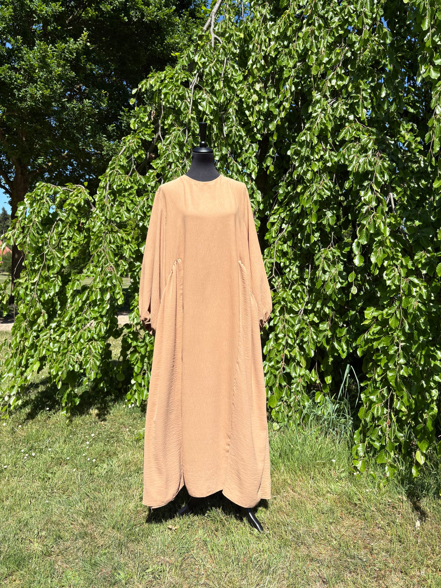 Schlichte, weite Abaya