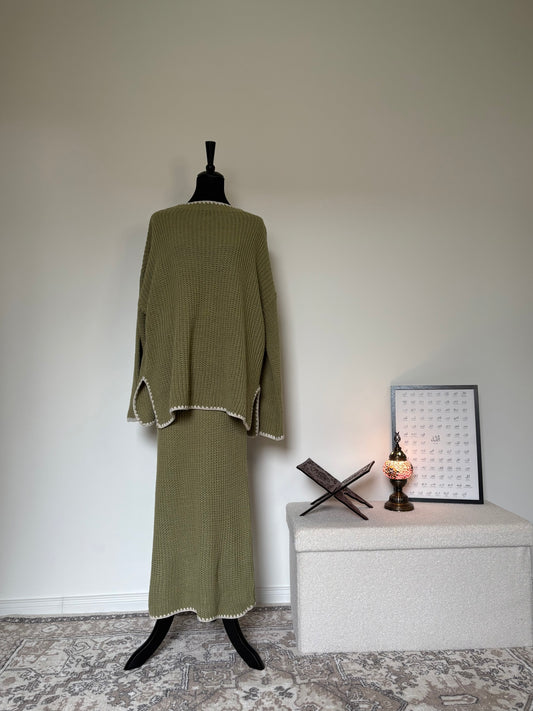 Gestrickter Zweiteiler