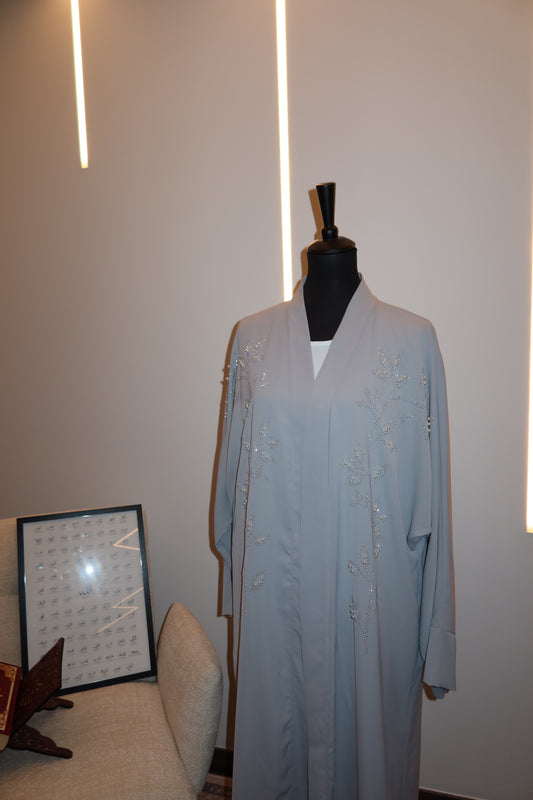 Kimono mit bestickten Blumen