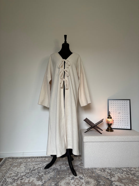 Mantel mit Schleifen