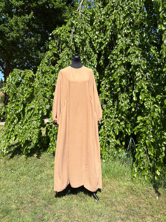 Schlichte, weite Abaya